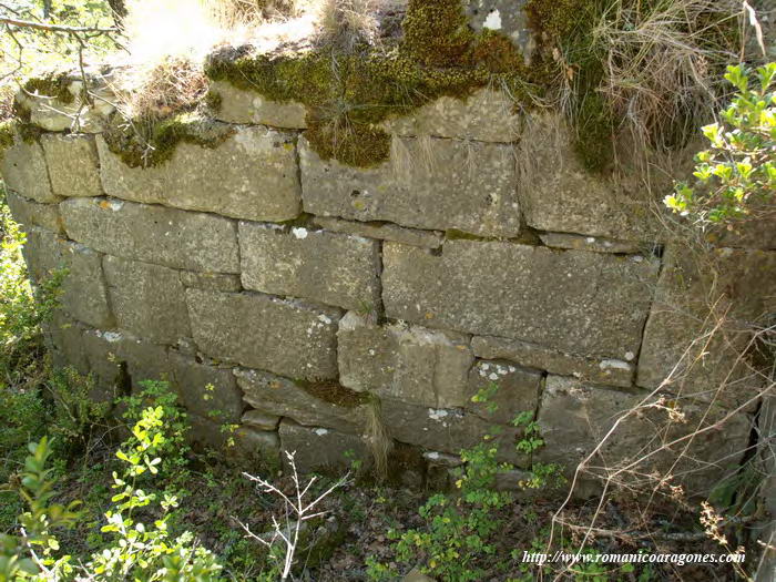 DETALLE DEL TRAMO RECTO DEL CILINDRO ABSIDAL AL EXTERIOR